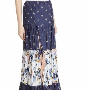 Maxi skirt with slit